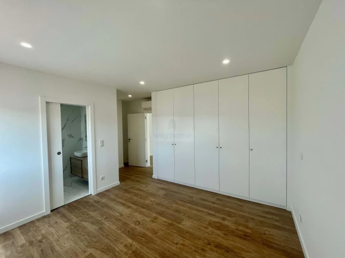 Apartamento T6 para Venda em Ventosa Foto 22