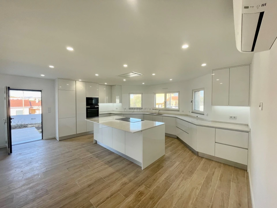 Moradia T6 para Venda em Ventosa Foto 5