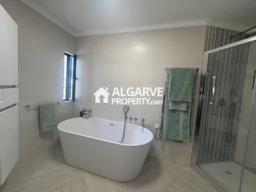 Moradia T3 para Venda em Quarteira