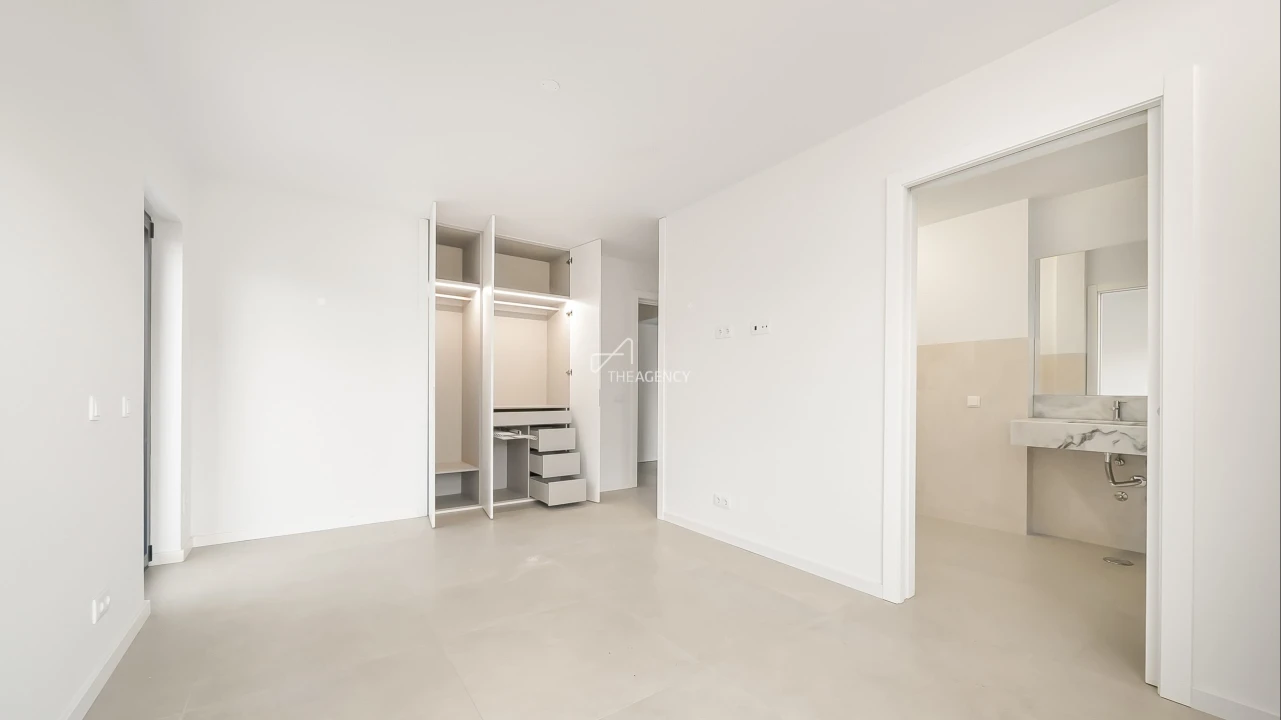 Moradia T3 para Venda em Santa Maria do Castelo e Santiago e Santa Susana Foto 16