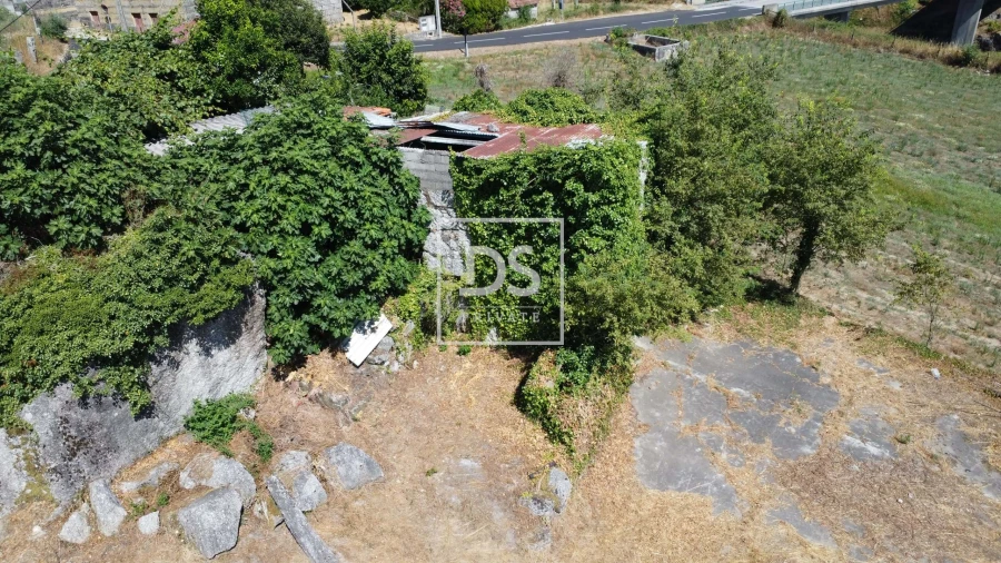 Moradia T1 para Venda em Vila Caiz Foto 5