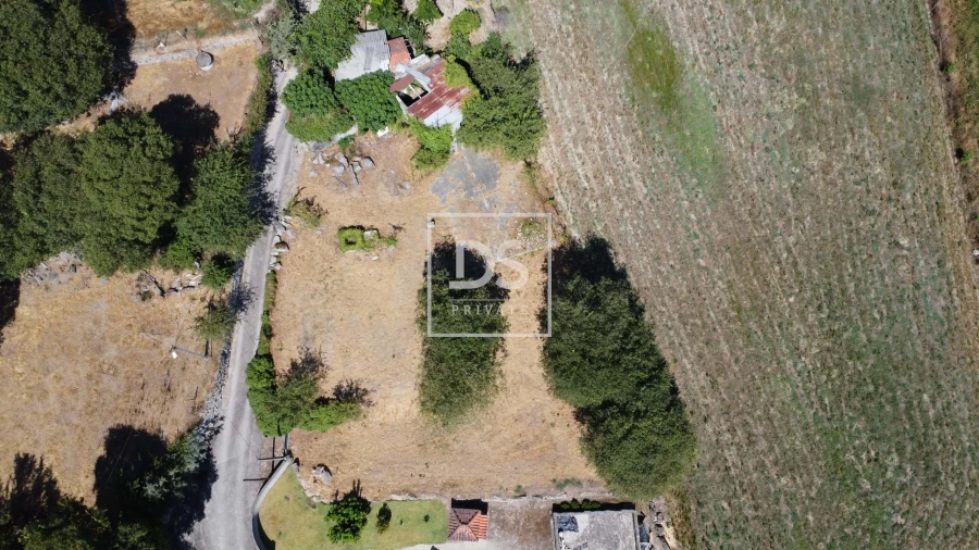 Moradia T1 para Venda em Vila Caiz Foto 9