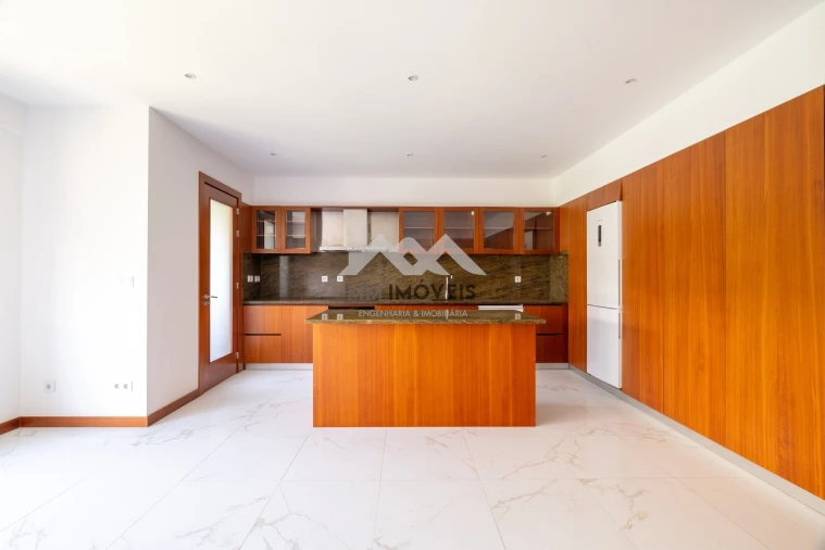 Apartamento T2 para Arrendamento em Cedofeita, Santo Ildefonso, Sé, Miragaia, São Nicolau e Vitória Foto 9