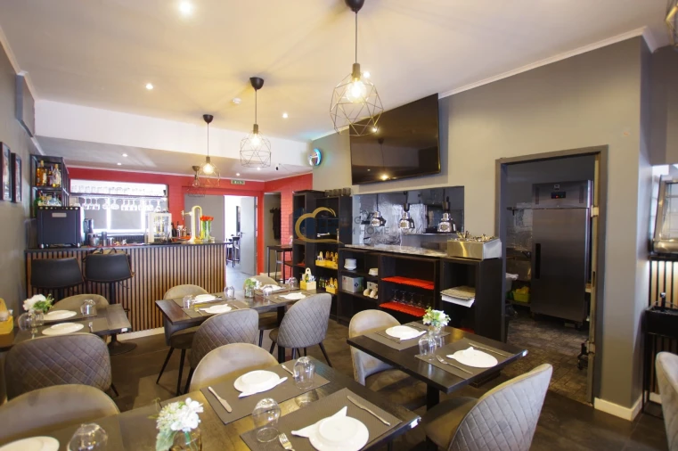 Negócio para Venda em Albufeira e Olhos de Água Foto 16