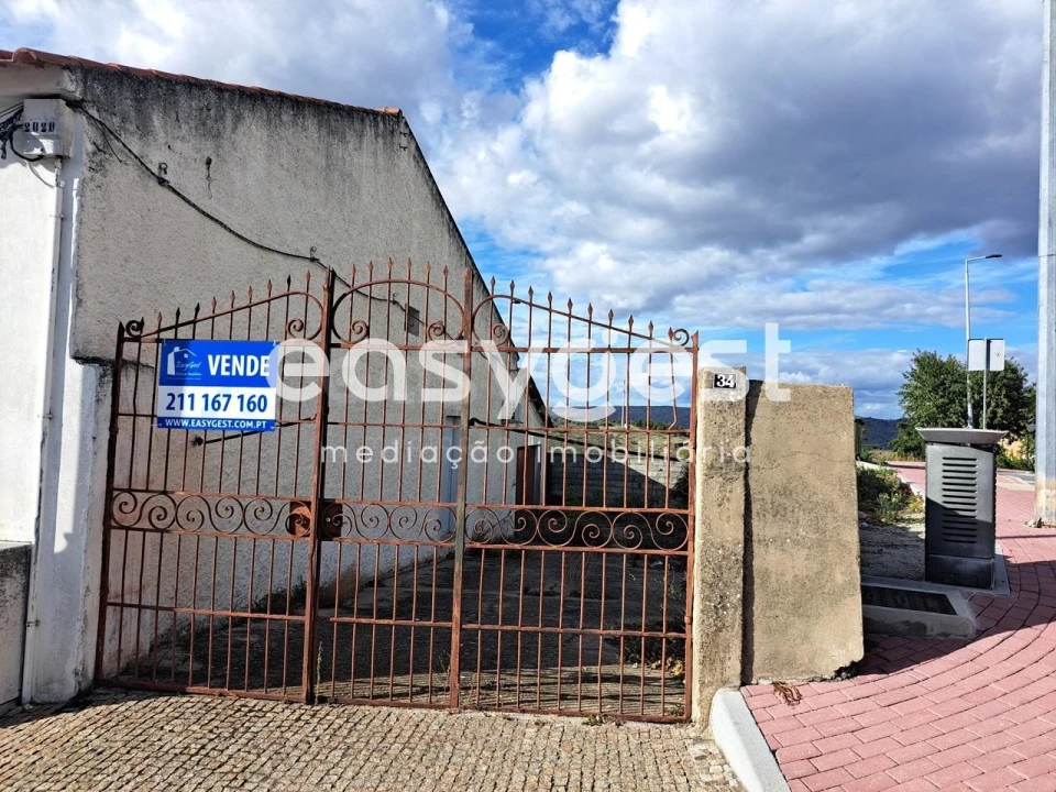 Armazém para Venda em Torre de Moncorvo Foto 1
