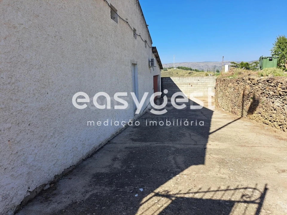 Armazém para Venda em Torre de Moncorvo Foto 6