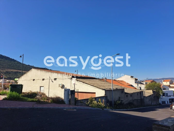 Armazém para Venda em Torre de Moncorvo Foto 2