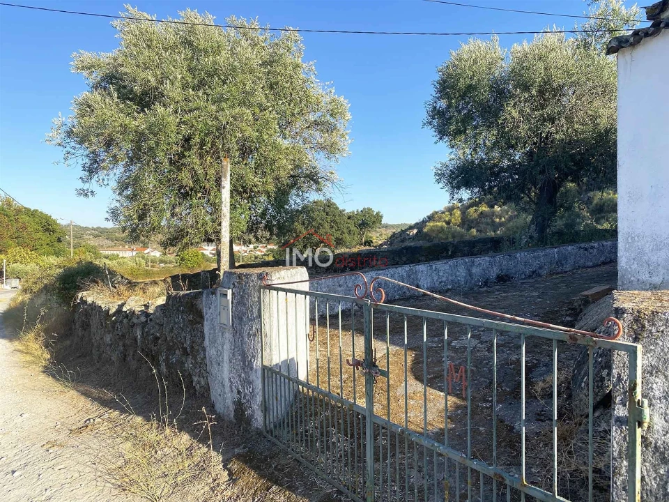 Moradia T3 para Venda em Beirã Foto 11