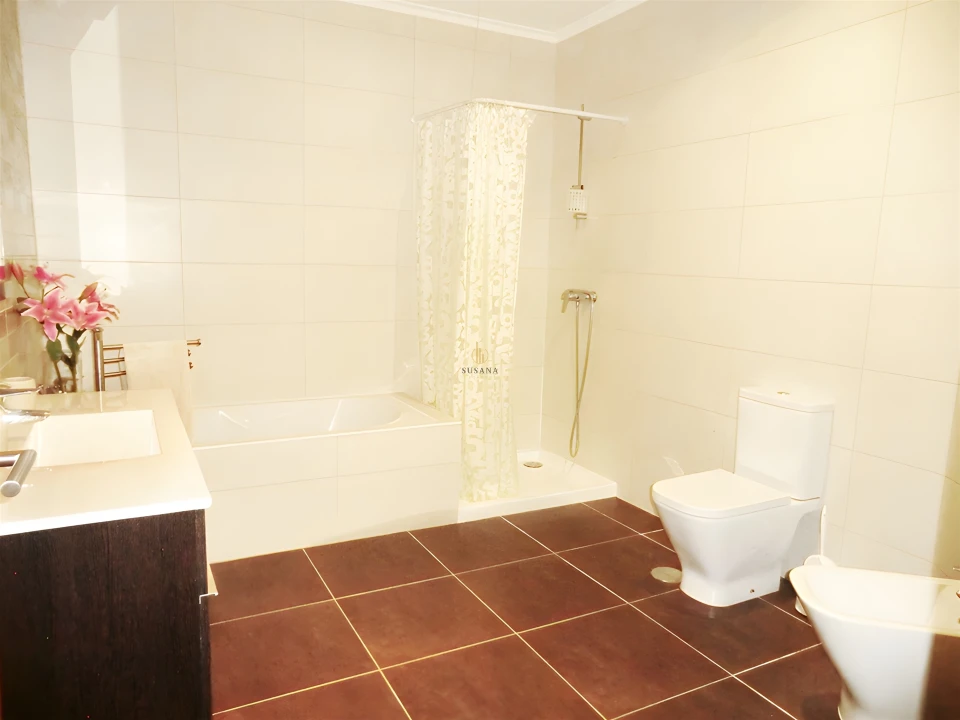 Moradia T6 para Venda em Rio de Loba Foto 9