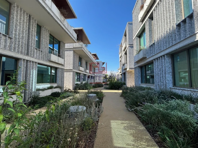 Moradia T3 para Venda em Aldoar, Foz do Douro e Nevogilde Foto 4