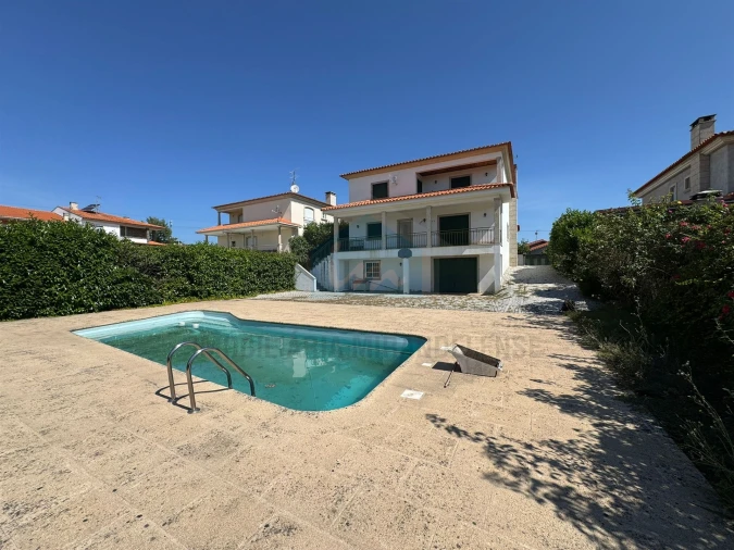 Moradia T5 para Venda em Carvalhais