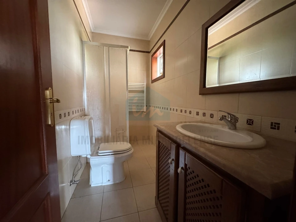 Moradia T5 para Venda em Carvalhais Foto 19