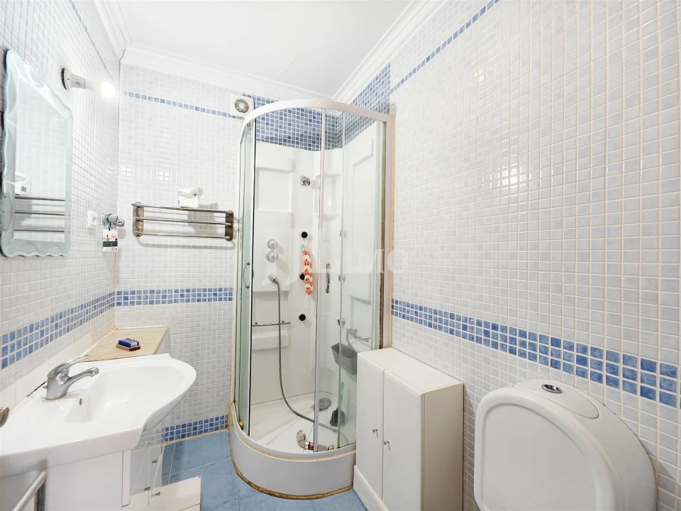 Apartamento T5 para Venda em Arroios Foto 19