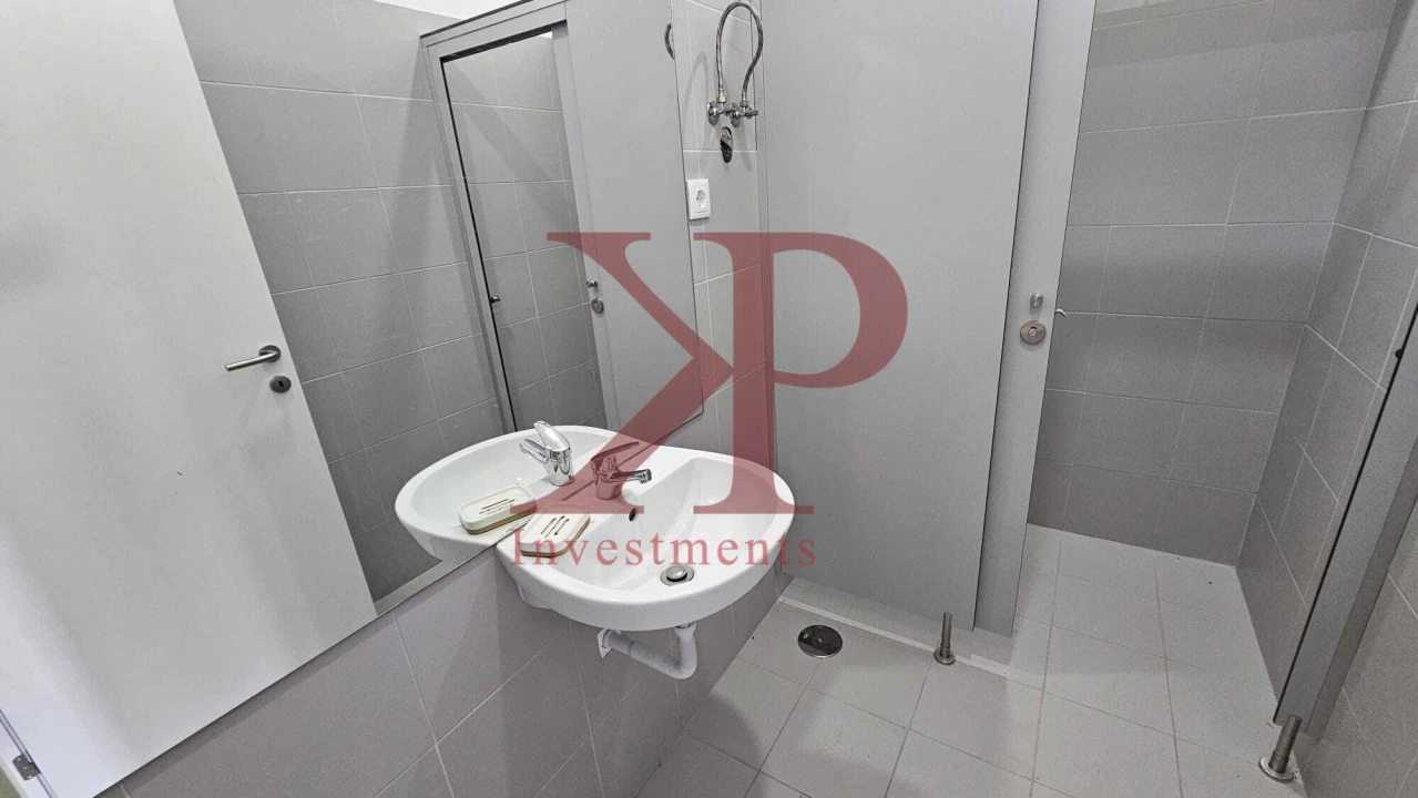 Armazém para Venda em Santo Tirso, Couto (Santa Cristina e São Miguel) e Burgães Foto 17