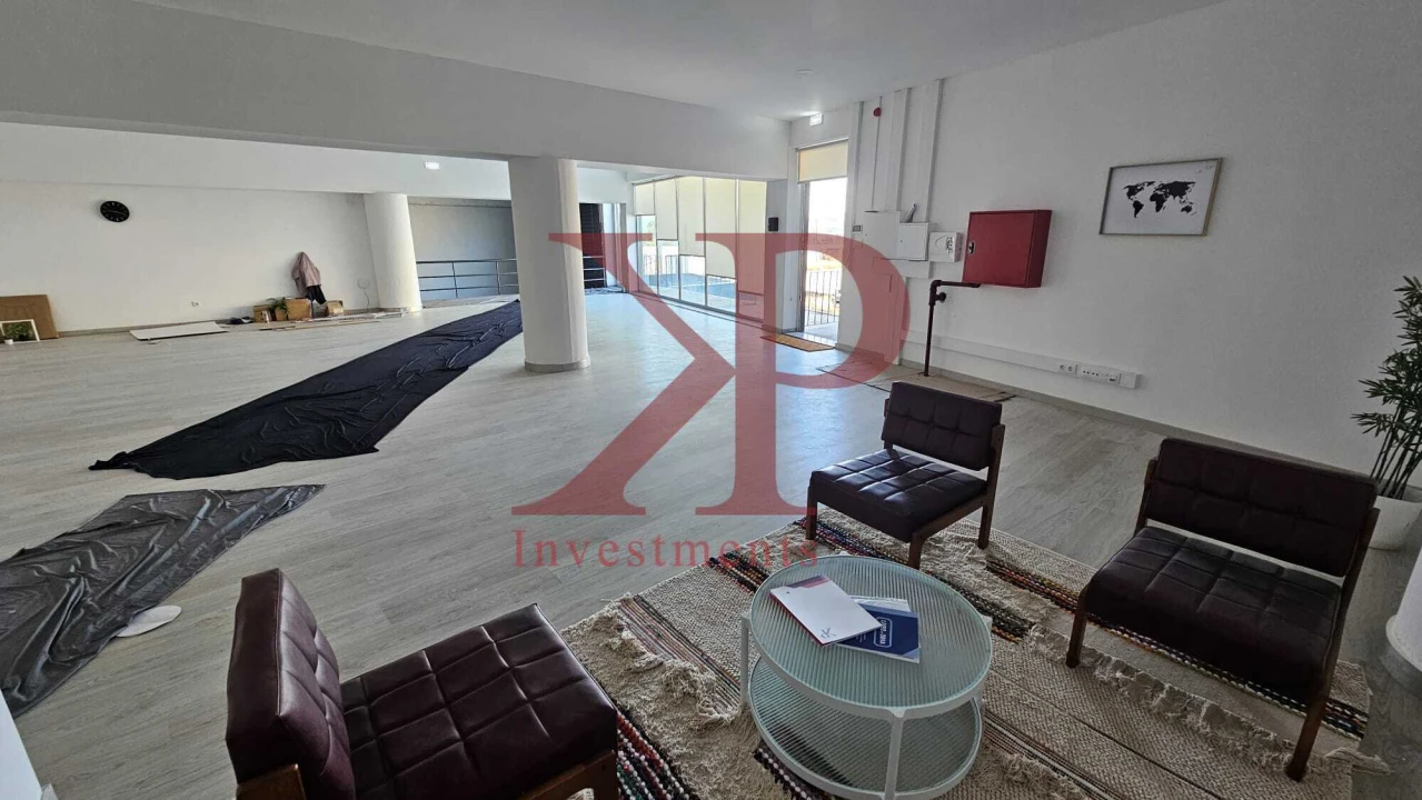 Armazém para Venda em Santo Tirso, Couto (Santa Cristina e São Miguel) e Burgães Foto 18