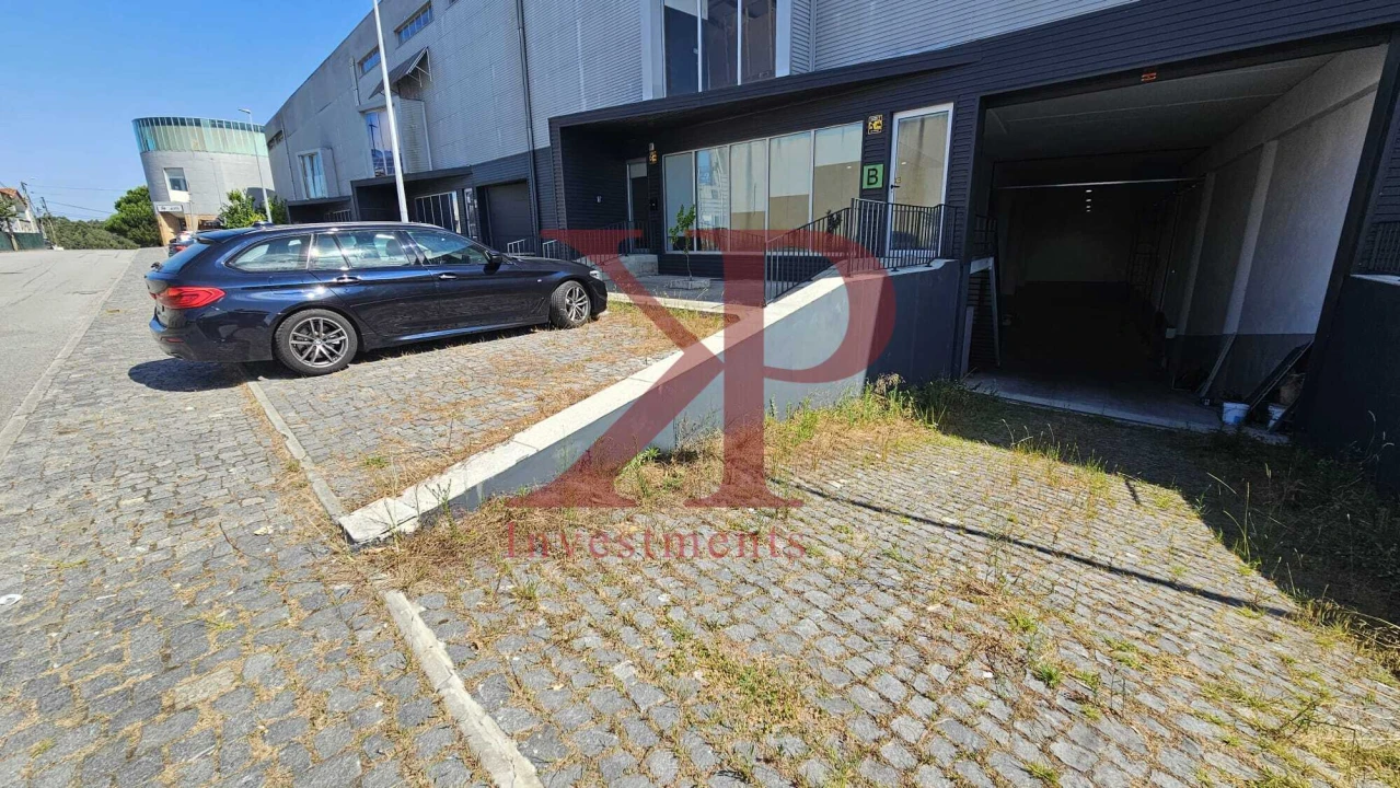 Armazém para Venda em Santo Tirso, Couto (Santa Cristina e São Miguel) e Burgães Foto 2