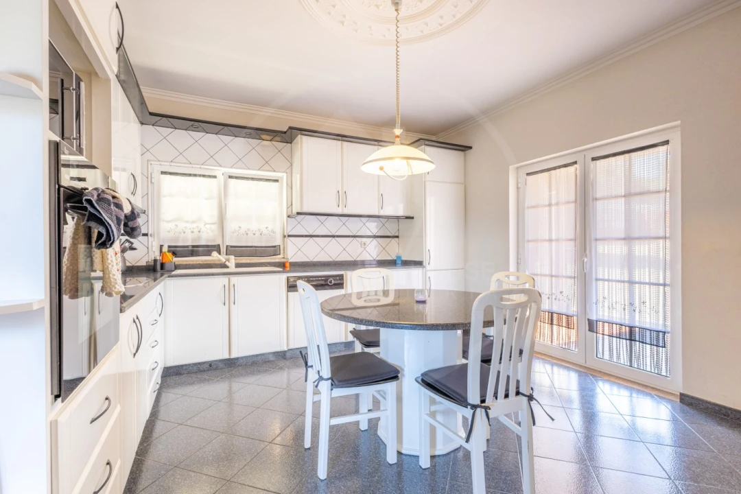 Moradia T4 para Venda em Bornes de Aguiar Foto 5