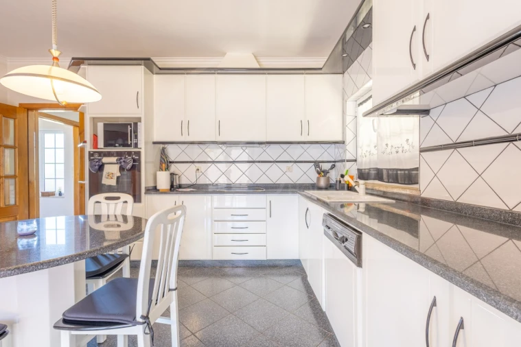 Moradia T4 para Venda em Bornes de Aguiar Foto 4