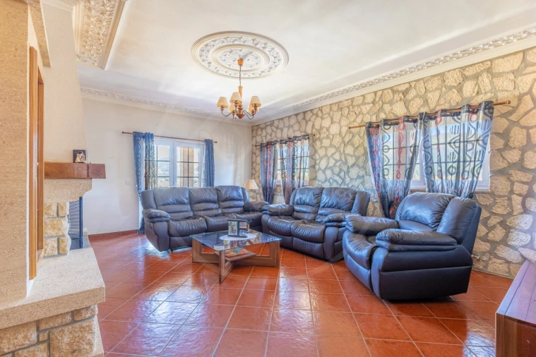 Moradia T4 para Venda em Bornes de Aguiar Foto 8