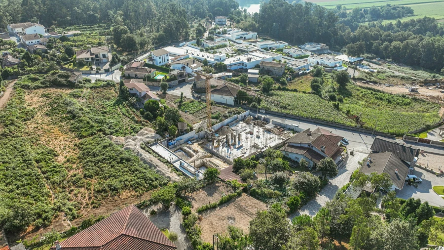 Moradia T3 para Venda em Lago Foto 16