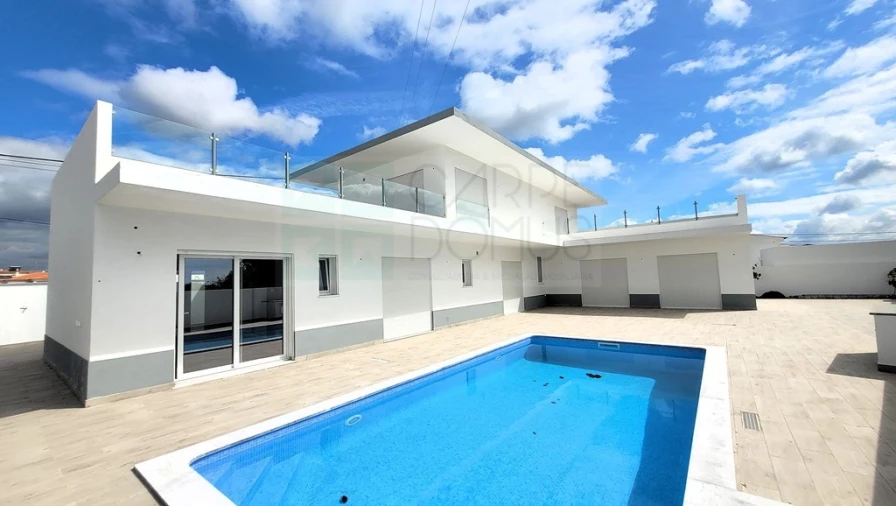 Moradia T4 para Venda em Altura Foto 2