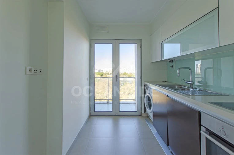 Apartamento T1 para Arrendamento em Parque das Nações Foto 2