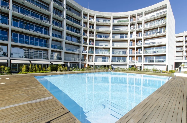 Apartamento T1 para Arrendamento em Parque das Nações Foto 1