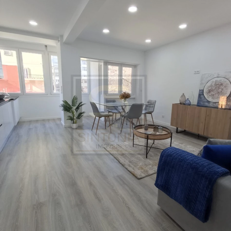 Apartamento T3 para Venda em Benfica Foto 3