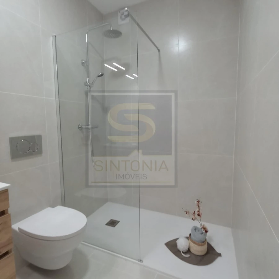 Apartamento T3 para Venda em Benfica Foto 4