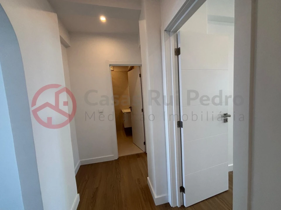 Apartamento T3 para Venda em Almada, Cova da Piedade, Pragal e Cacilhas Foto 8