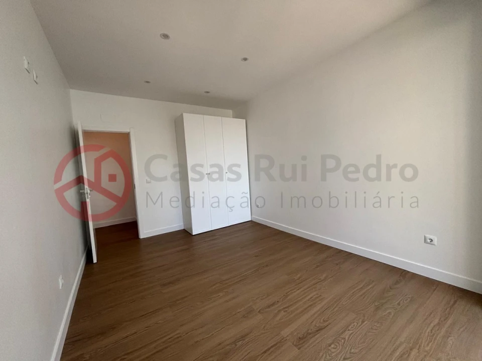 Apartamento T3 para Venda em Almada, Cova da Piedade, Pragal e Cacilhas Foto 13