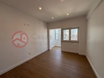 Apartamento T3 para Venda em Almada, Cova da Piedade, Pragal e Cacilhas