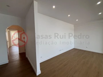 Apartamento T3 para Venda em Almada, Cova da Piedade, Pragal e Cacilhas