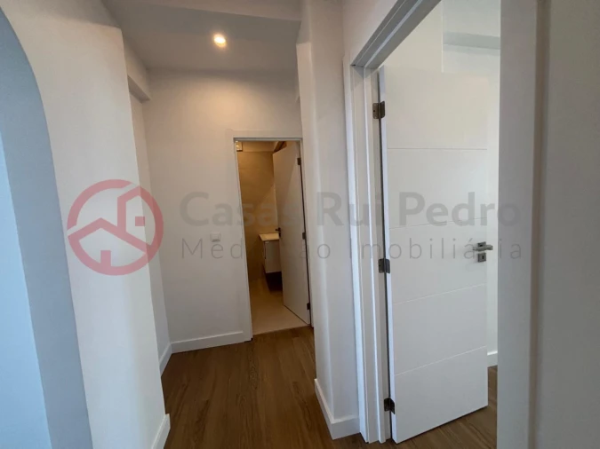 Apartamento T3 para Venda em Almada, Cova da Piedade, Pragal e Cacilhas Foto 8