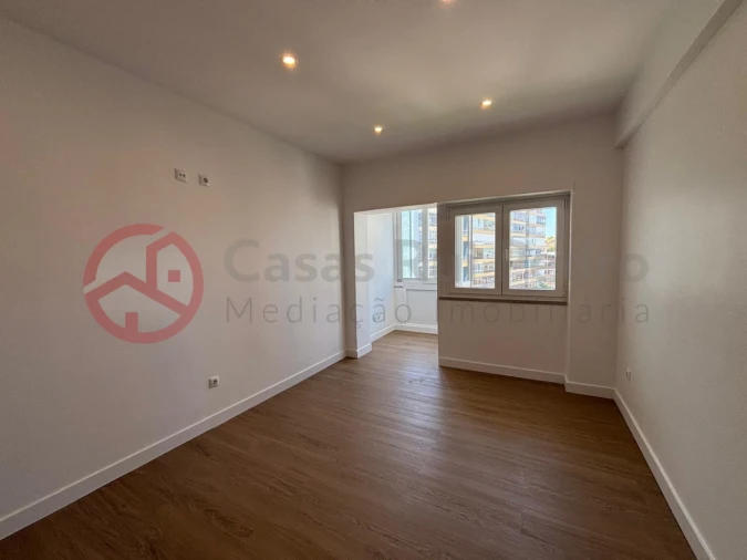 Apartamento T3 para Venda em Almada, Cova da Piedade, Pragal e Cacilhas Foto 10