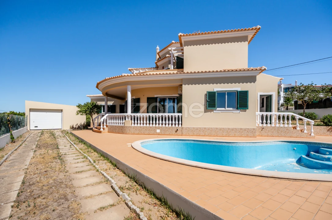 Moradia T3 para Venda em Albufeira e Olhos de Água Foto 16