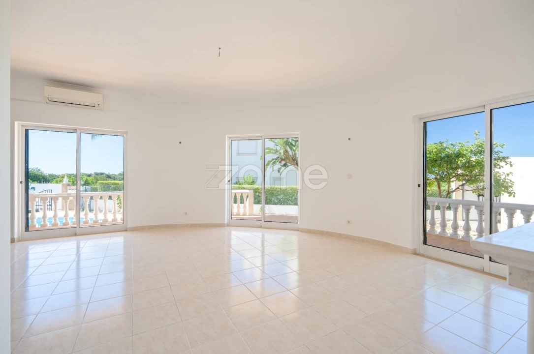 Moradia T3 para Venda em Albufeira e Olhos de Água Foto 11