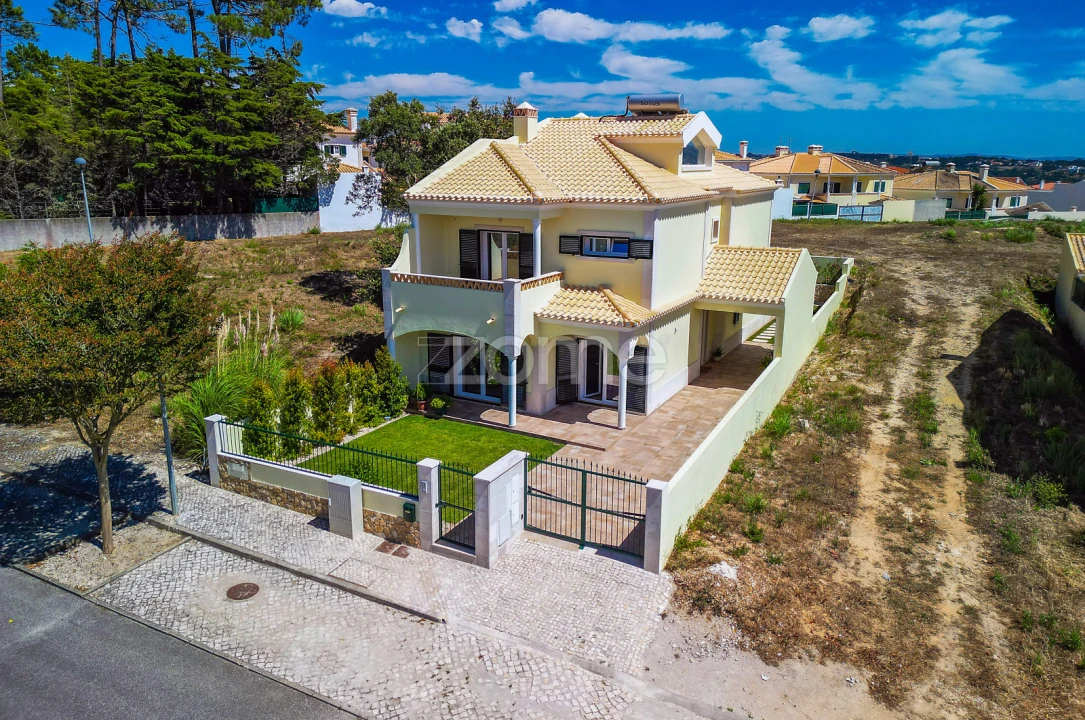 Moradia T5 para Venda em Ericeira Foto 1
