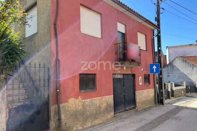Moradia T3 para Venda em Tamengos, Aguim e Óis do Bairro Foto 1