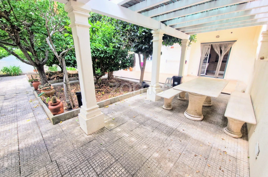 Moradia T5 para Venda em Vialonga Foto 10