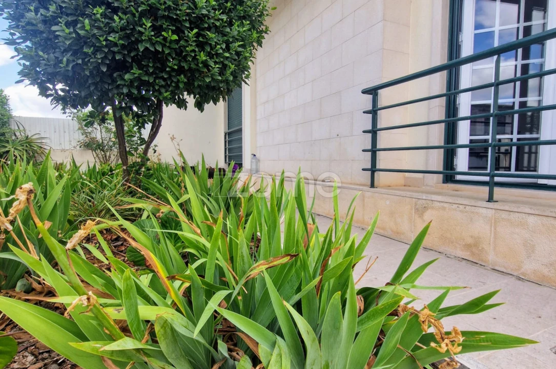 Moradia T5 para Venda em Vialonga Foto 13