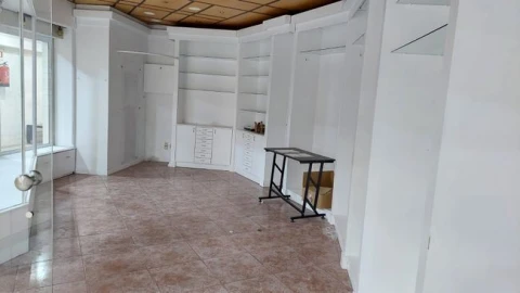 Loja para Venda em Areeiro