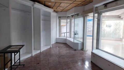 Loja para Venda em Areeiro