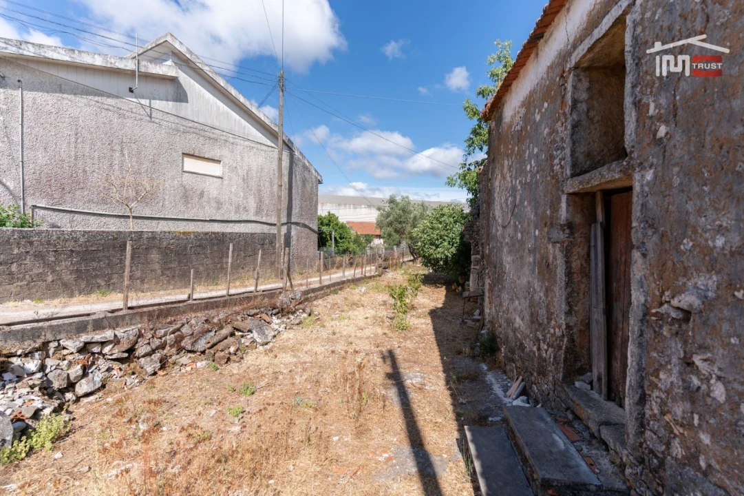 Moradia T0 para Venda em Minde Foto 23