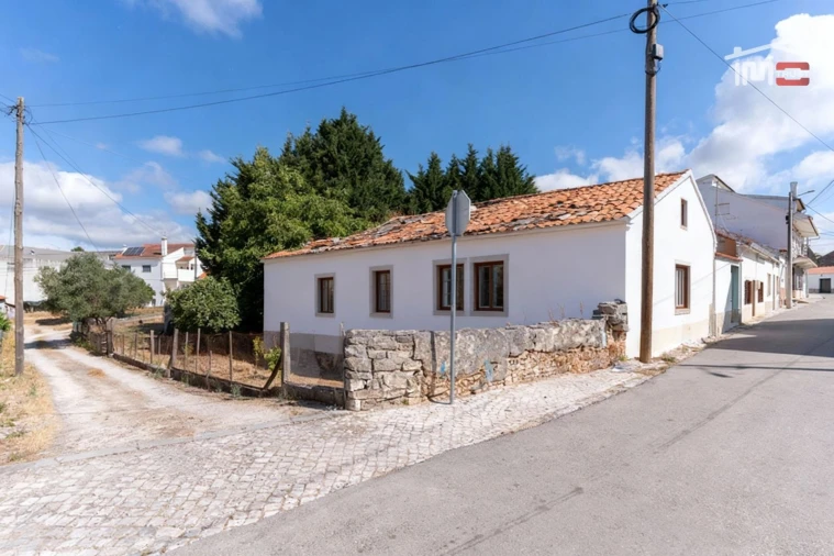 Moradia T0 para Venda em Minde Foto 1