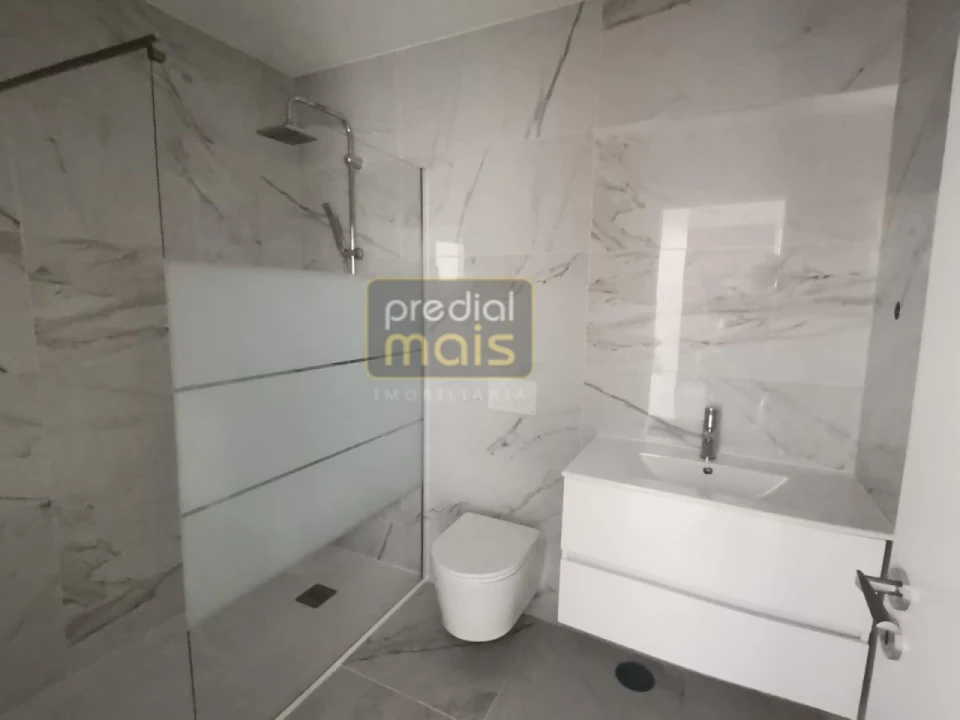 Apartamento T1 para Venda em Selho (São Jorge) Foto 5