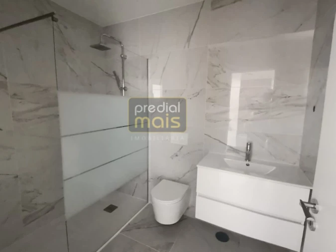 Apartamento T1 para Venda em Selho (São Jorge) Foto 5