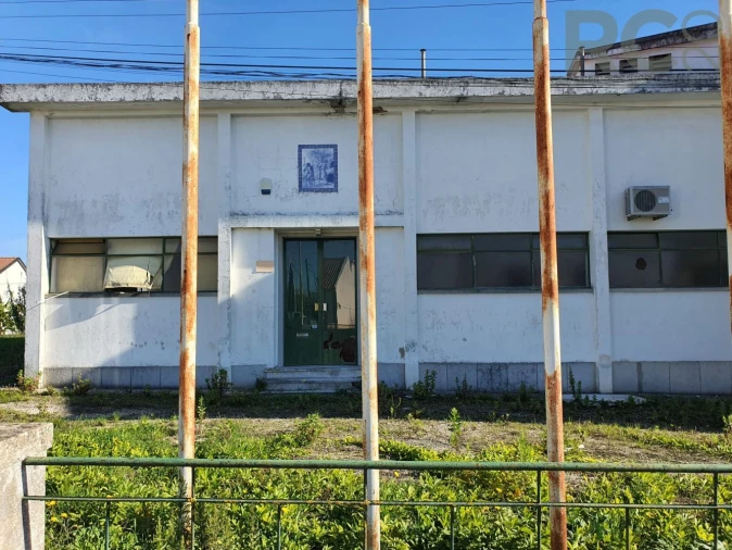 Loja para Arrendamento em Alcanhões Foto 3