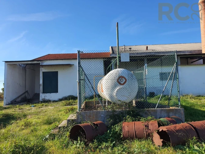 Loja para Arrendamento em Alcanhões Foto 16