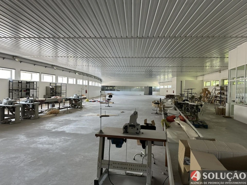 Loja para Venda em Ronfe Foto 5